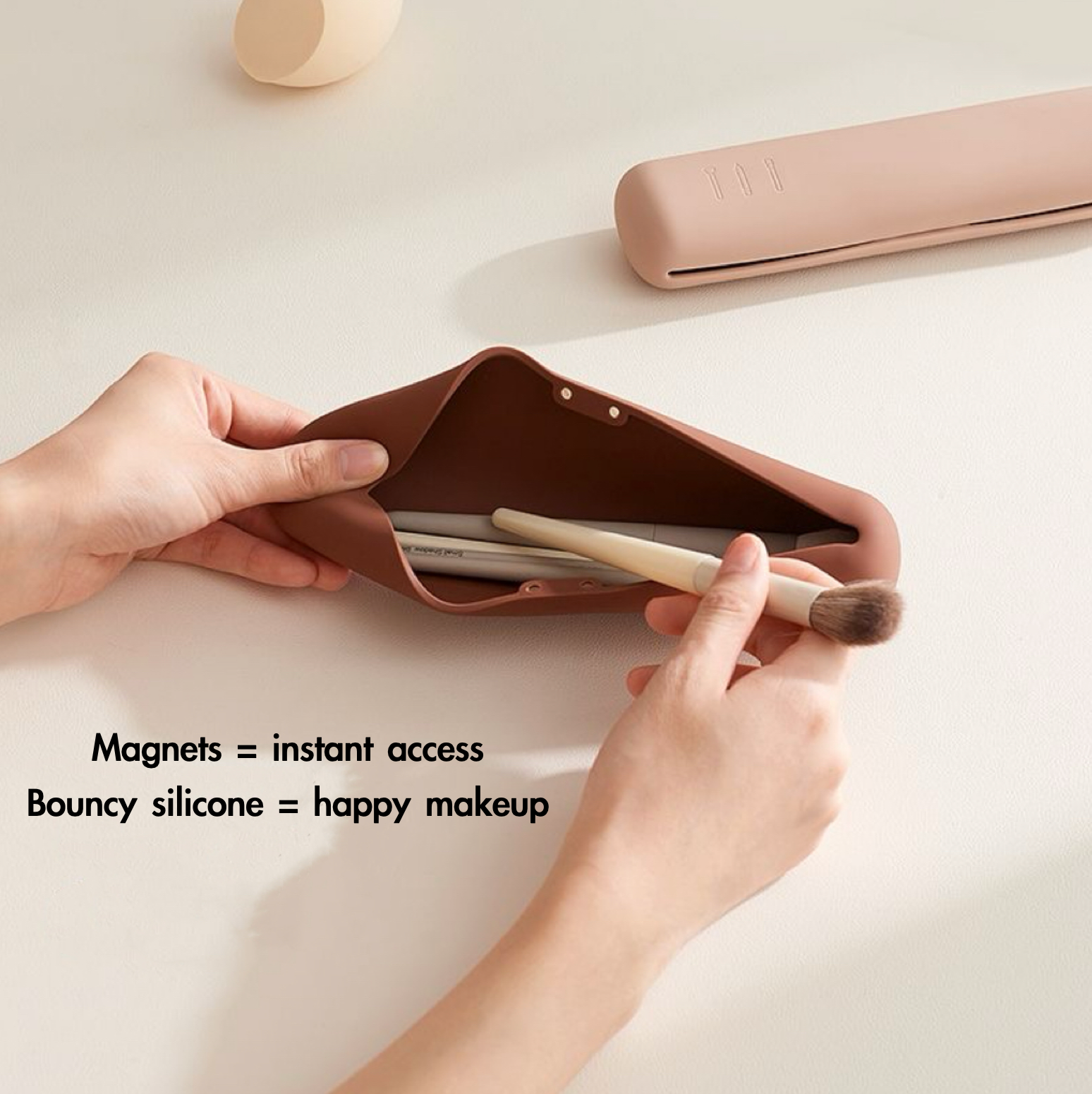 SnapPal Squeeze-Snap Silicone Brush Case